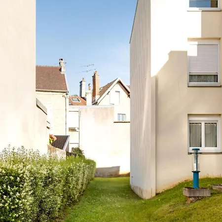 Apartment Attractive In With A Balcony