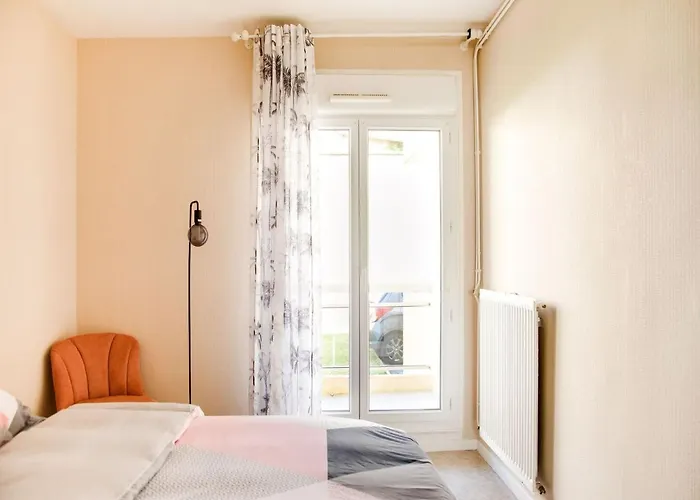 아파트 Apartment In Chaumont Near Town Center 쇼몽