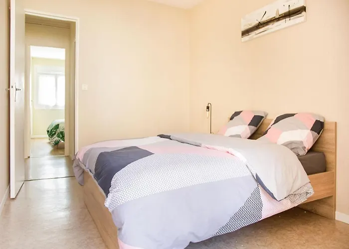 Apartment In Chaumont Near Town Center 아파트 쇼몽