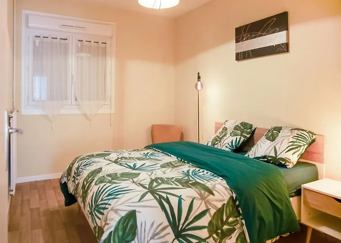 Apartment In Chaumont Near Town Center 아파트 *