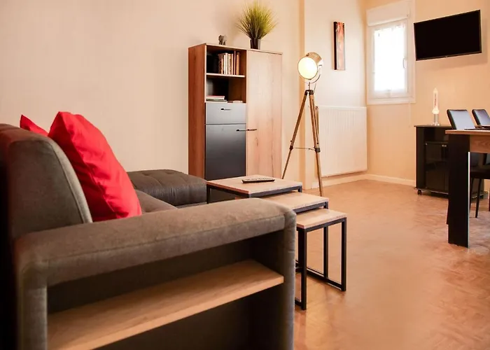 Apartment In Chaumont Near Town Center * 쇼몽