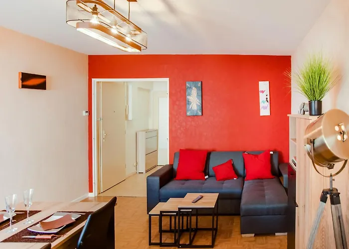Apartment In Chaumont Near Town Center 아파트 *